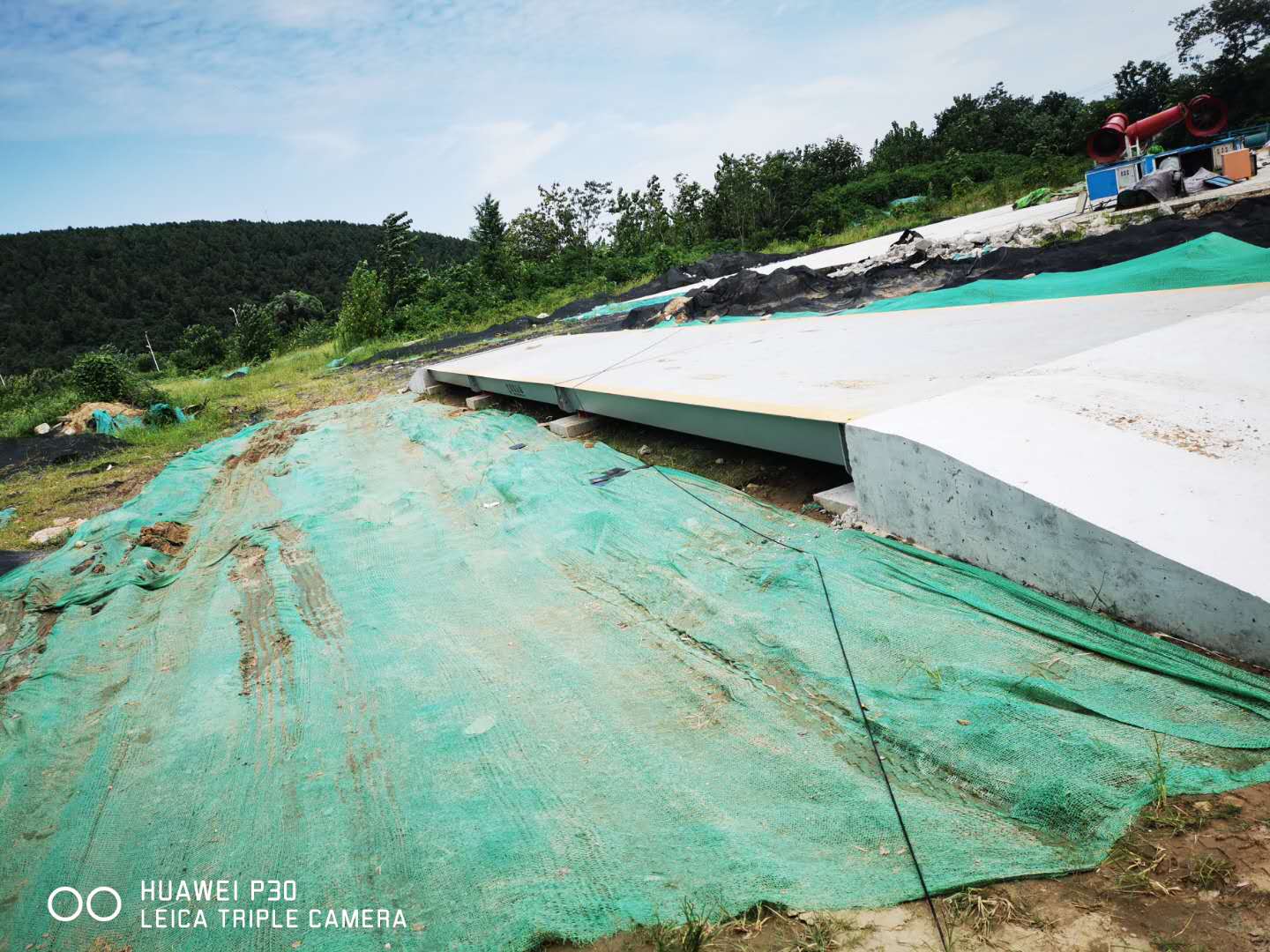 上海電氣江蘇有限公司120噸地磅無(wú)基坑安裝